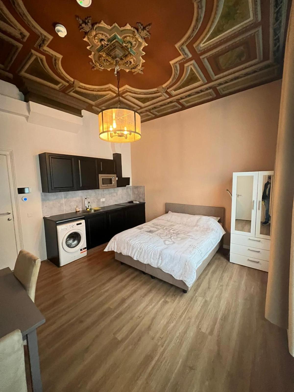 Rotterdam Inn Bagian luar foto